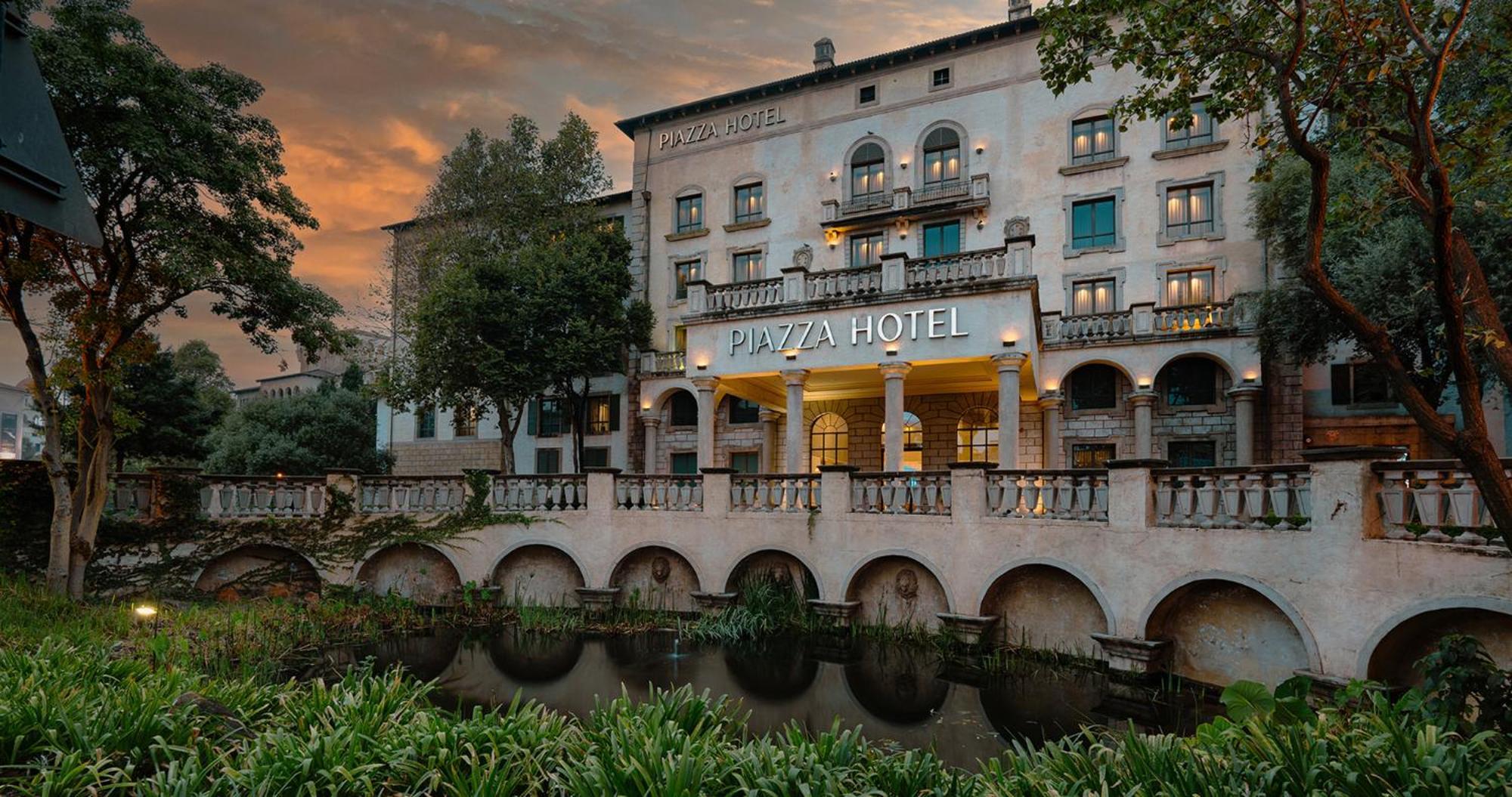 Hotel SunSquare Montecasino Sandton Esterno foto