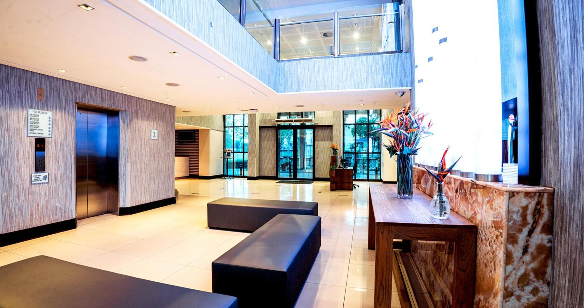 Hotel SunSquare Montecasino Sandton Esterno foto